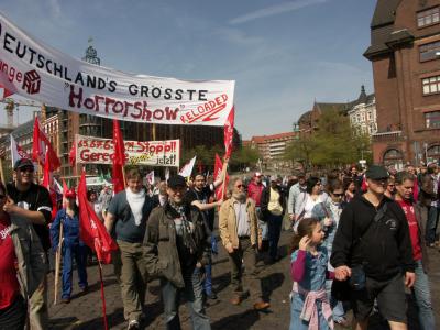 Die junge IG BAU Hamburg auf der Mai-Demo
