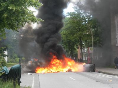 Brennende Barrikade auf dem Eilbeker Weg Brennende Barrikade auf dem Eilbeker Weg
