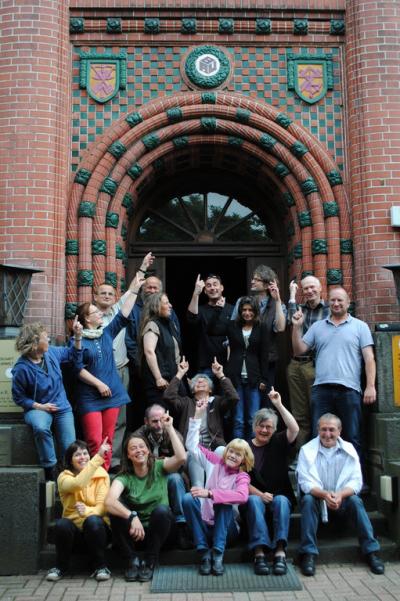 TeilnehmerInnen des 5. Gärtner- und Floristentreffens vor dem Bundeshaus TeilnehmerInnen des 5. Gärtner- und Floristentreffens vor dem Bundeshaus