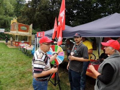 Auch für Unterhaltung war gesorgt: Das Glücksrad der IG BAU im Einsatz Auch für Unterhaltung war gesorgt: Das Glücksrad der IG BAU im Einsatz