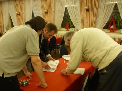 Stimmauszählung ... Stimmauszählung ...