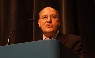 Gregor Gysi am Rednerpult