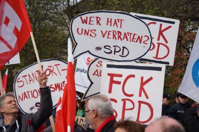 Protest gegen die SPD (Foto: IG BAU). Protest gegen die SPD (Foto: IG BAU).