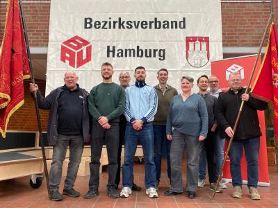 Der Vorstand der IG BAU Hamburg nach seiner Wahl