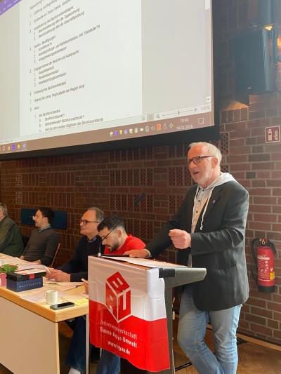 Führte humorvoll durch den Bezirksverbandstag: Uwe Nack.